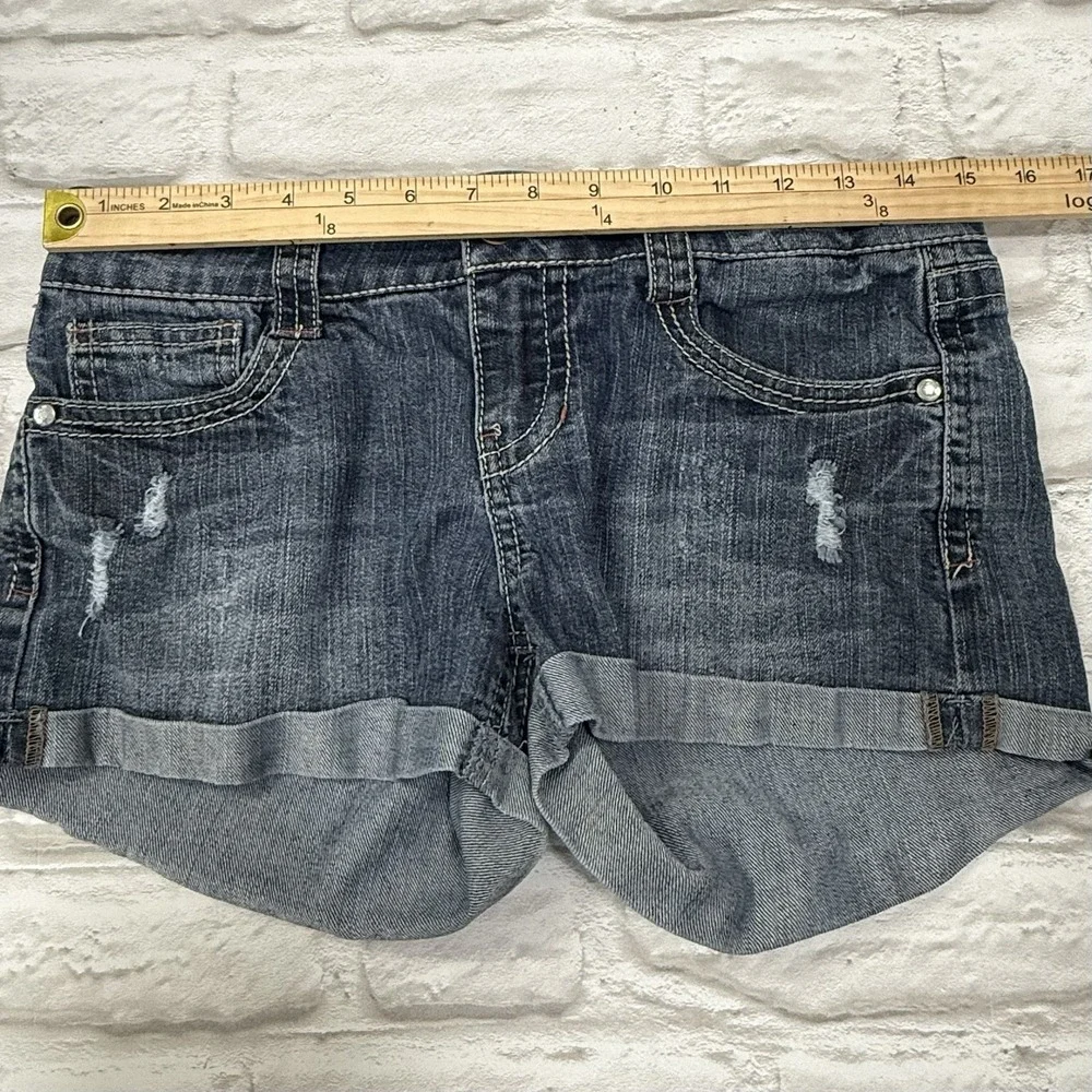 Wallflower Distressed Denim Jean Short Shorts 9 Medium Wash Blue Jean Cuffed Y2K